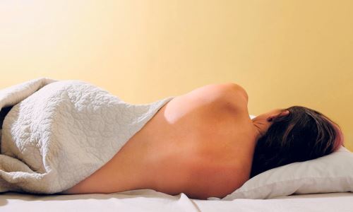 स्वास्थ्य के लिए नग्न सोने के लाभ